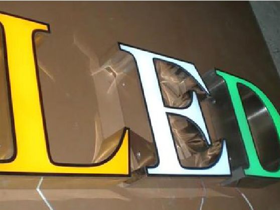 雅安介绍LED招牌的基础知识。