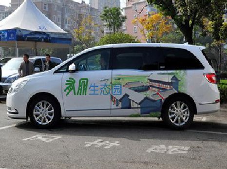 雅安户外车贴喷绘如何保持效果?