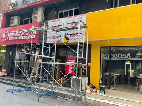 雅安制作广告招牌如何避免它发黄？